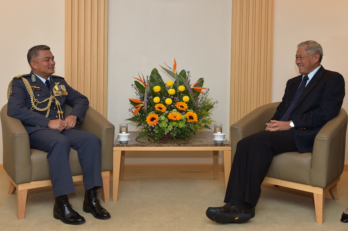 News Headlines - COMMANDER OF ROYAL BRUNEI AIR FORCE RECEIVES...